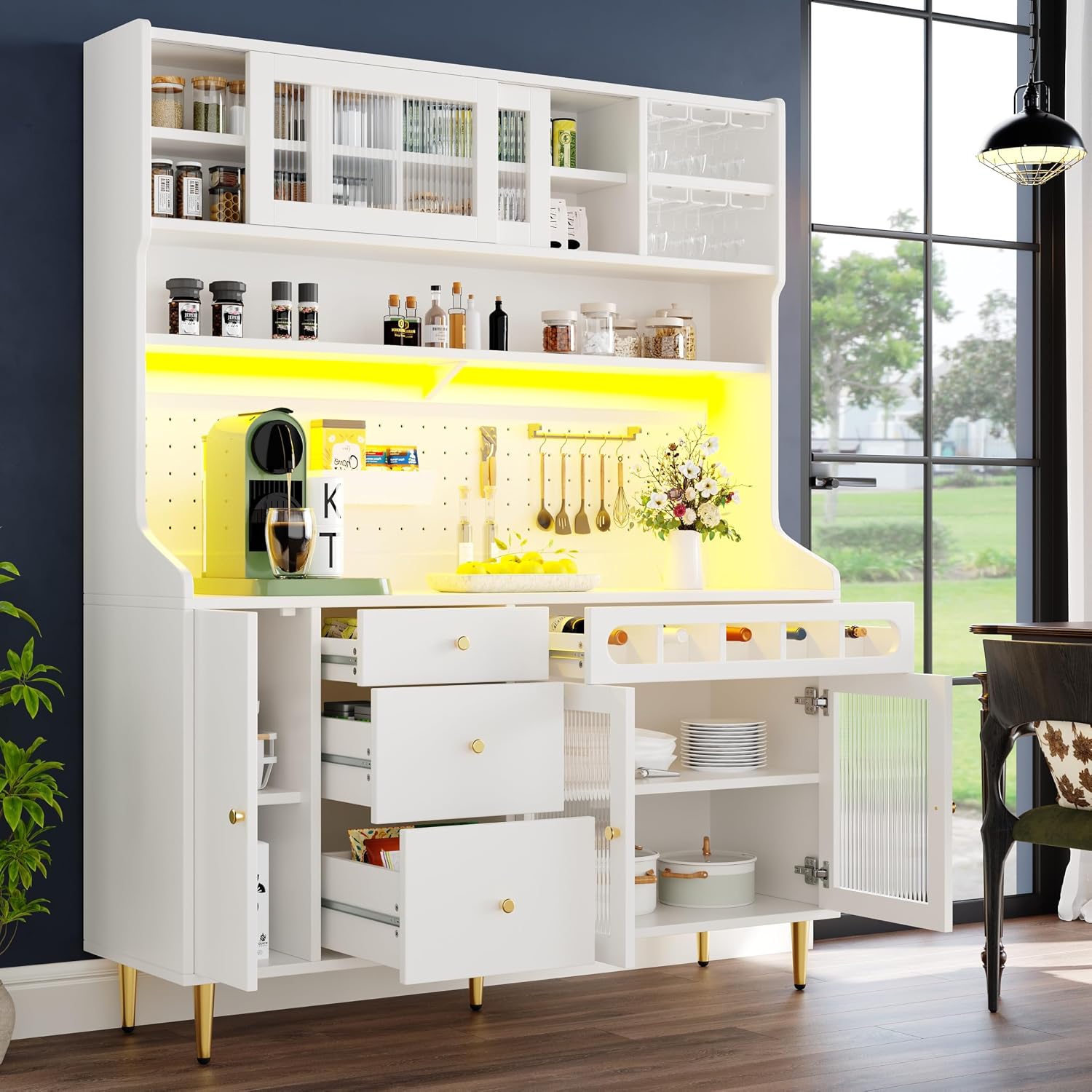 Mobili alti, sala da pranzo, armadio con ripiani regolabili, armadi con illuminazione a LED, 145 x 39 x 171 cm, Armadio alto per soggiorno, VIEKOS